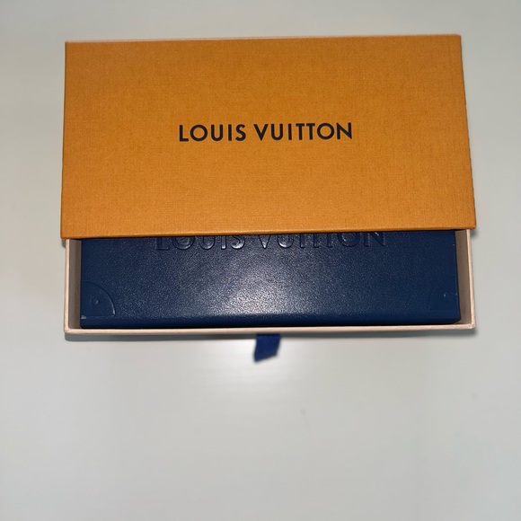 Louis Vuitton Rendezvous Cat a eye Sunglasses - Picture 14 of 14